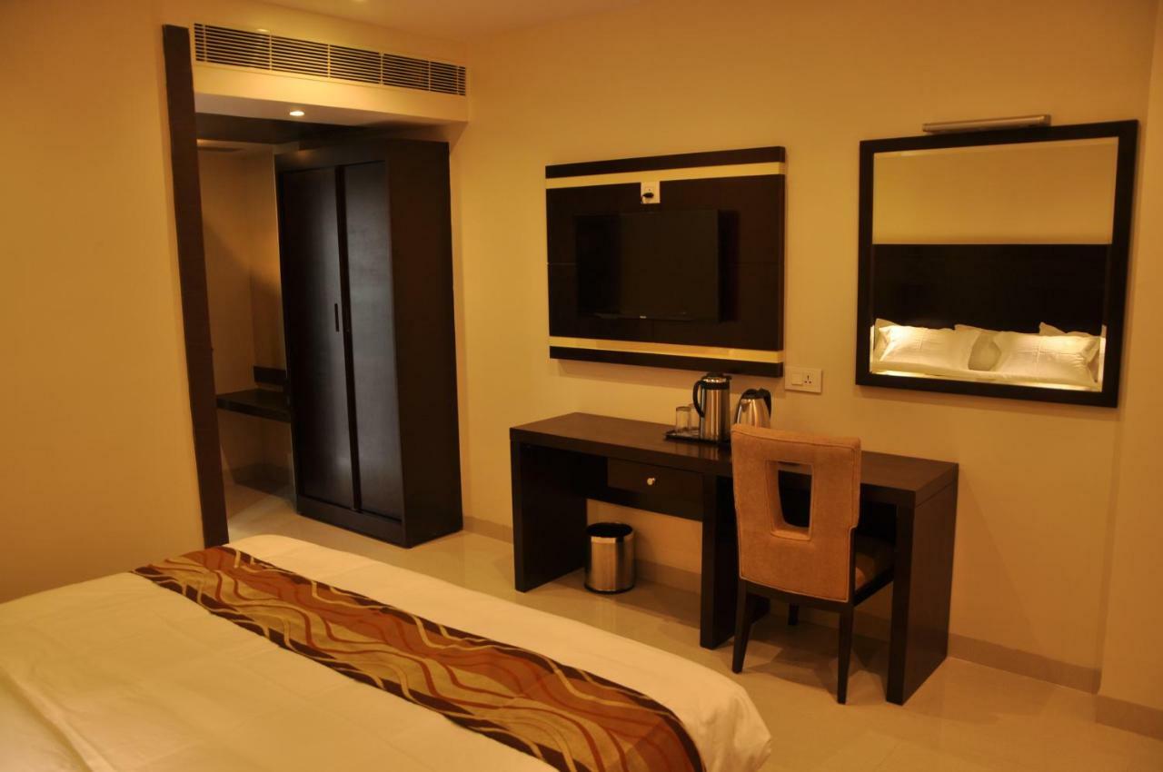 Krishna Residency Hotel Vijayawada Exterior photo